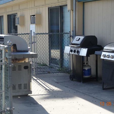 Hospitality Inn Kamloops Bagian luar foto