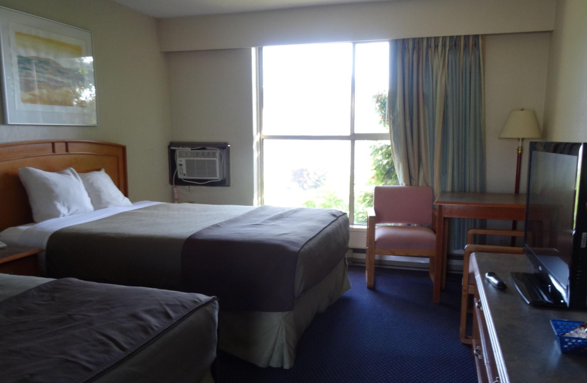 Hospitality Inn Kamloops Bagian luar foto