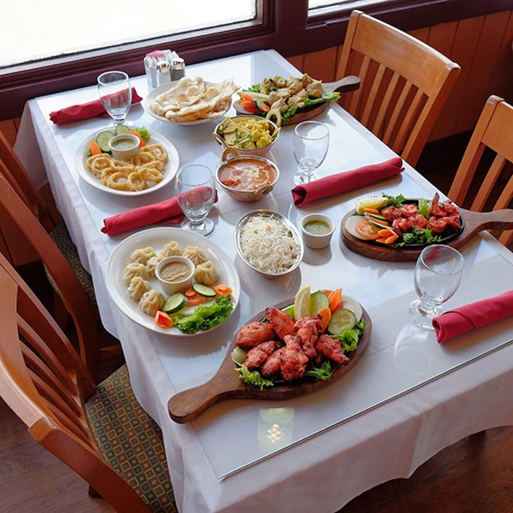 Hospitality Inn Kamloops Bagian luar foto