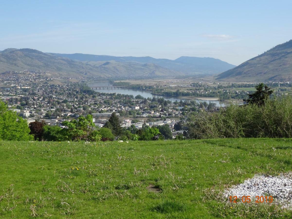 Hospitality Inn Kamloops Bagian luar foto