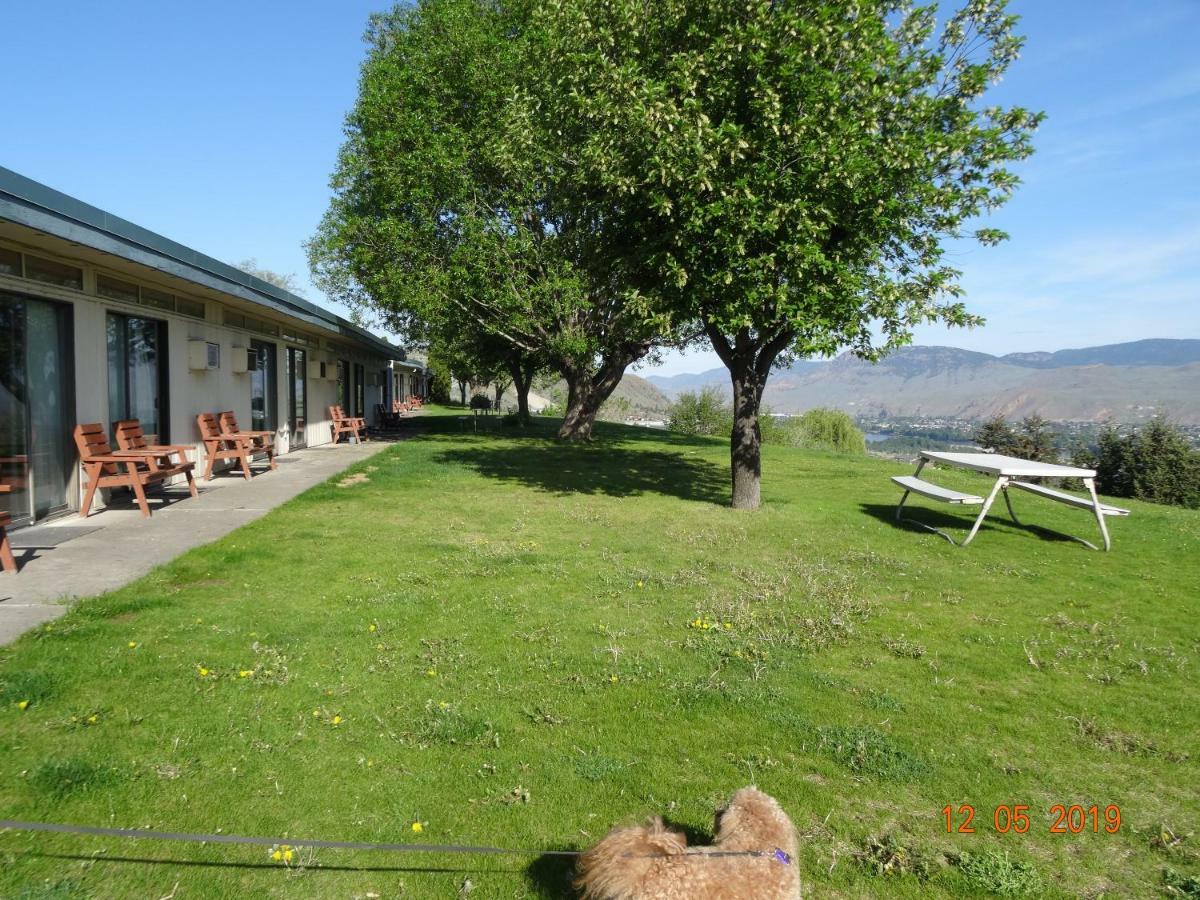 Hospitality Inn Kamloops Bagian luar foto