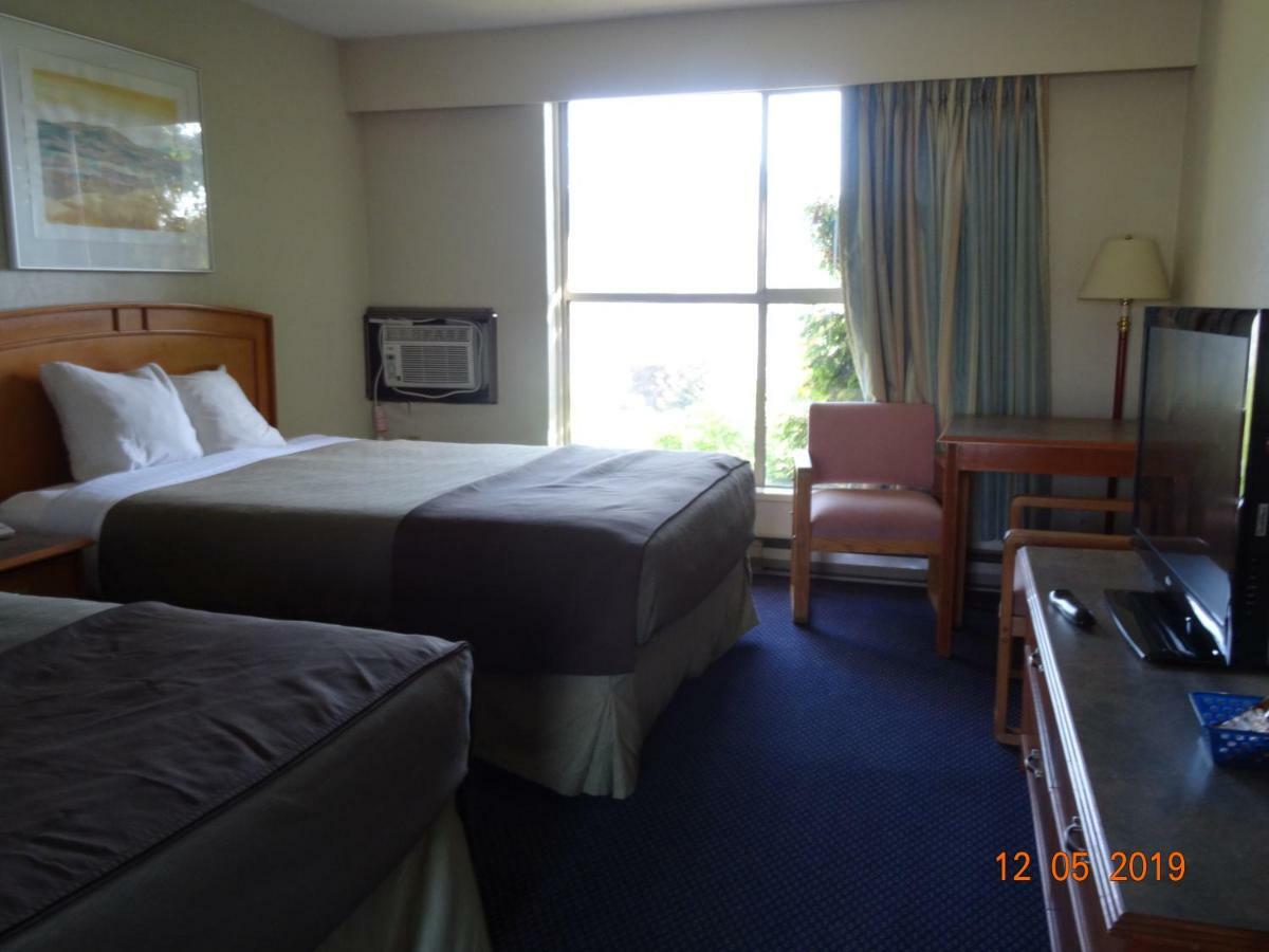 Hospitality Inn Kamloops Bagian luar foto