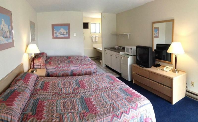 Hospitality Inn Kamloops Bagian luar foto